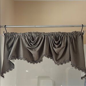 Elegant Black and White Gingham Valance